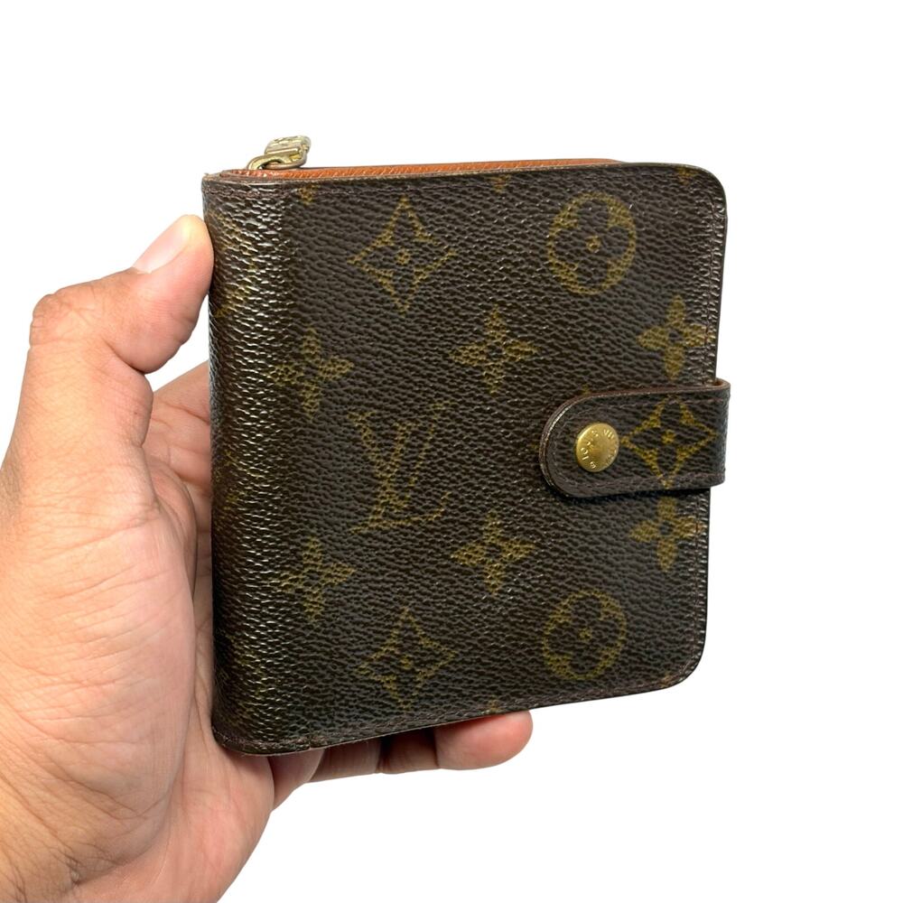 Louis Vuitton Monogram Zipper Wallet - Picture 4 of 11